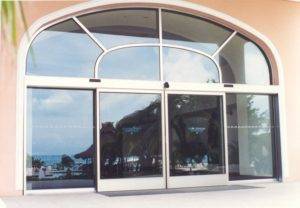Sliding Doors Hotel Fiesta Americana