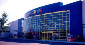 Toys R Us Entrance